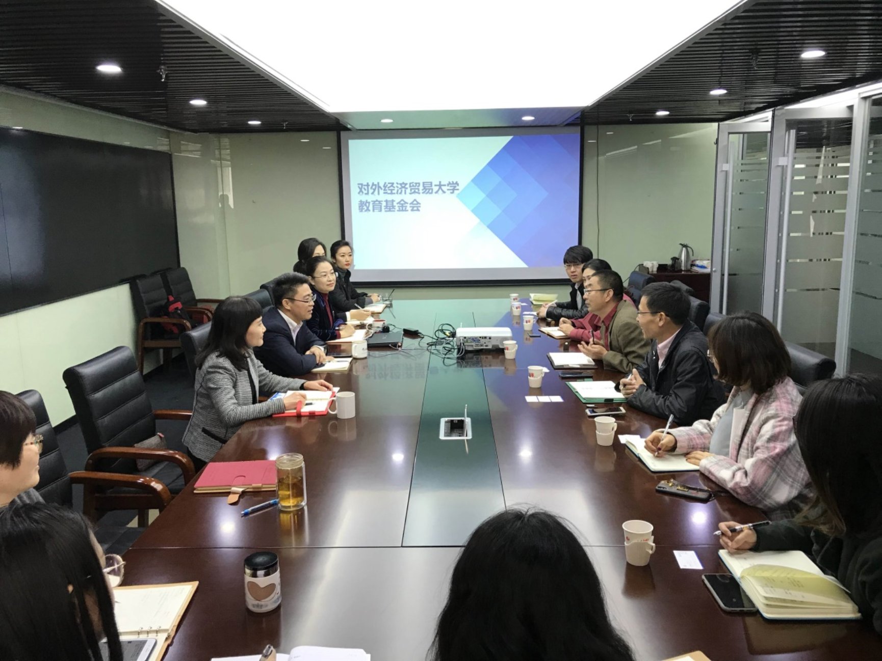 自2019年6月开始定期为校友办理“