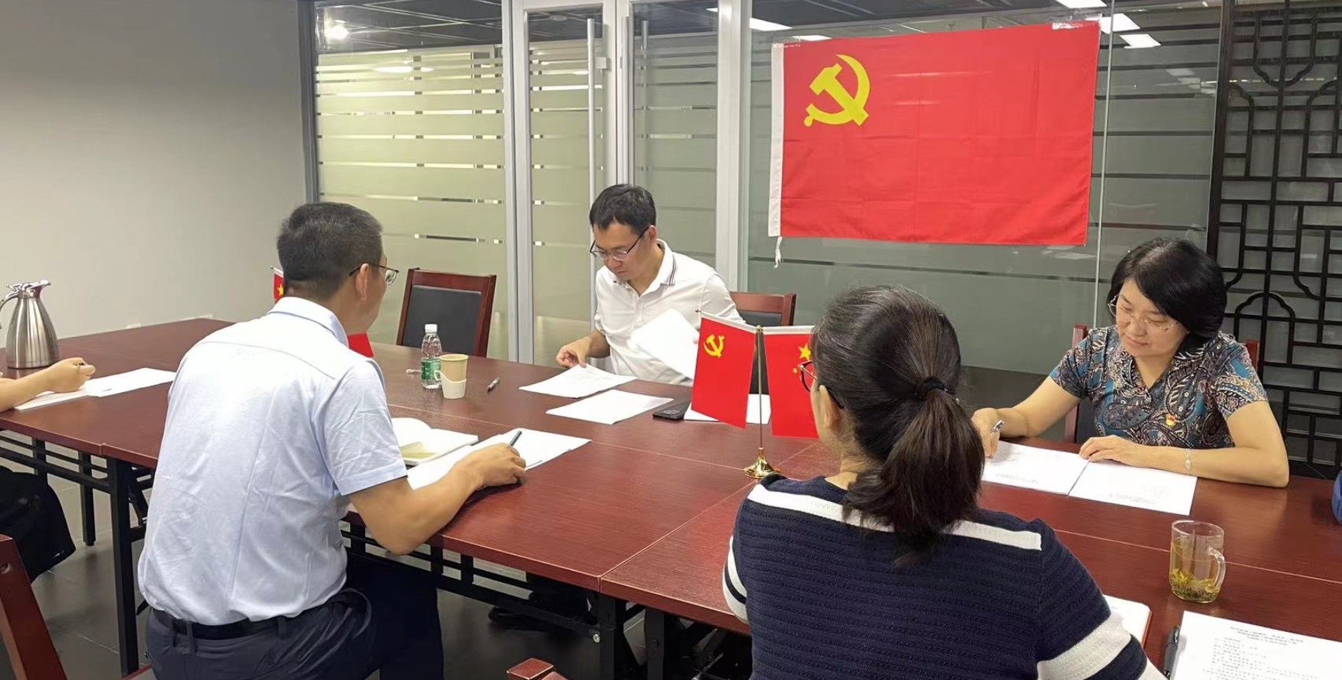 营造“全校参与
