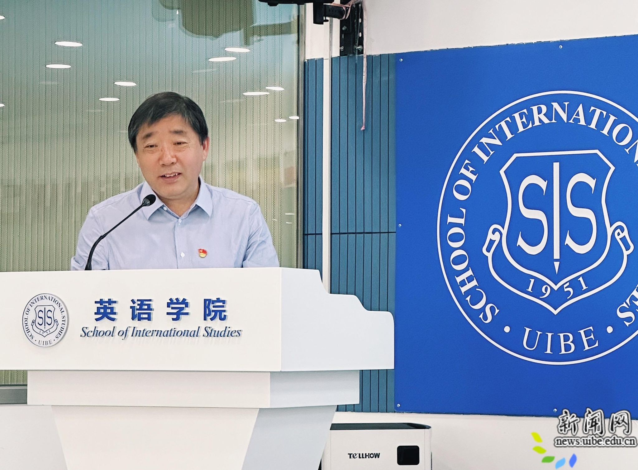7.jpg 校新闻网讯(英语德赢最新版本下载手机