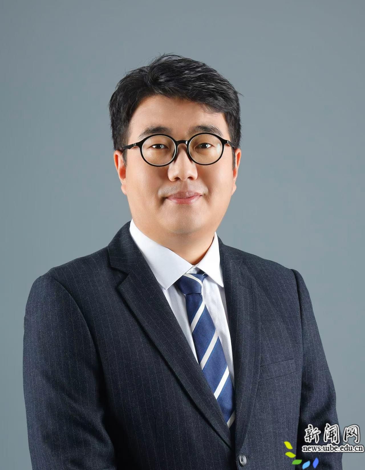 1.个人证件照.jpg 【辅导员风采】蔡维明