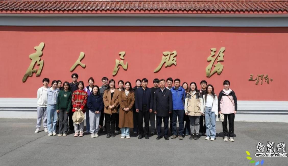 image6.jpeg 强化党员的服务意识与务实作风
