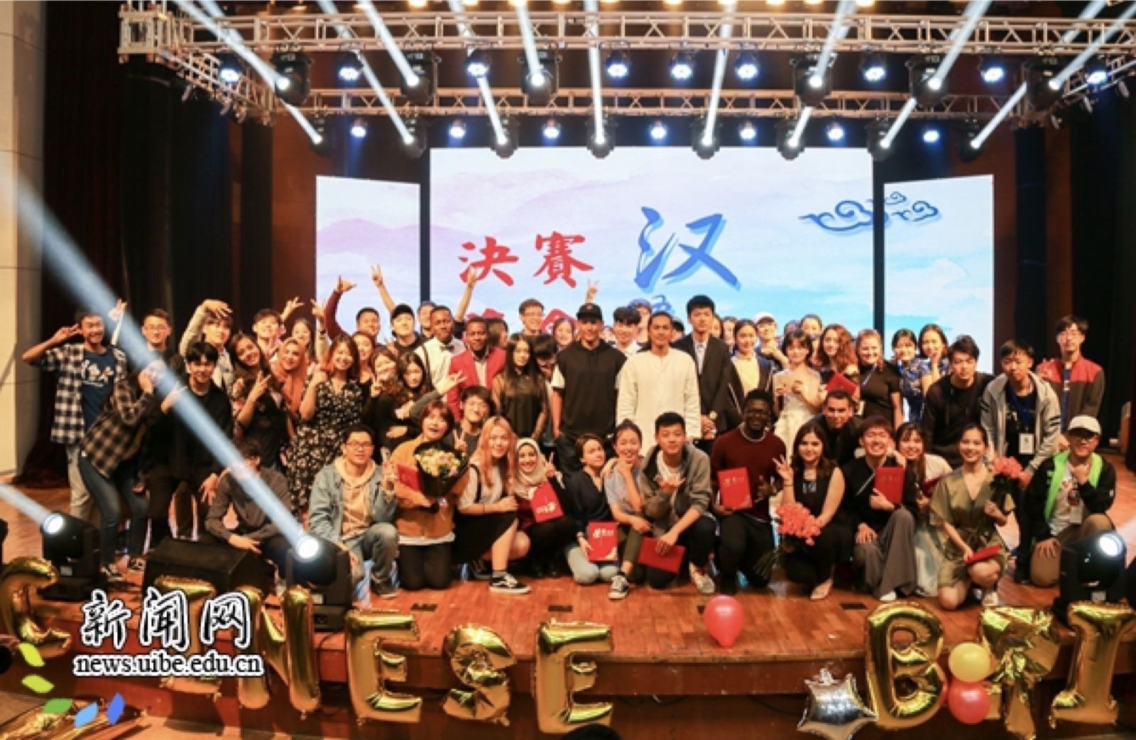著名古琴艺术家行者先生及其弟子李青瑶