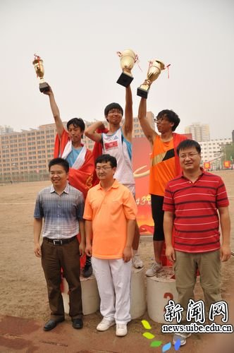 校新闻网讯（摄影 穆宏远 吕智）5月