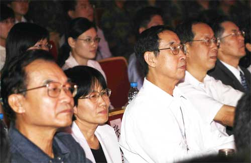 检查组专家出席