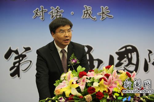 中国翻译协会副会长陈明明