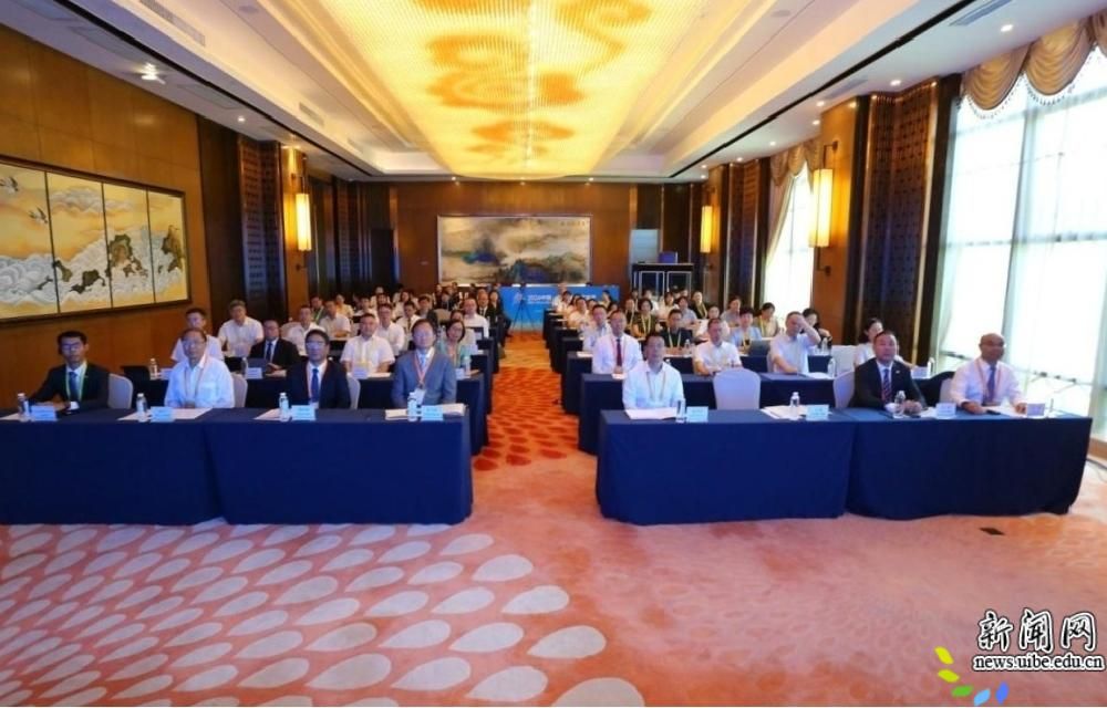 《中国德赢注册登陆宣布成为那不勒斯官