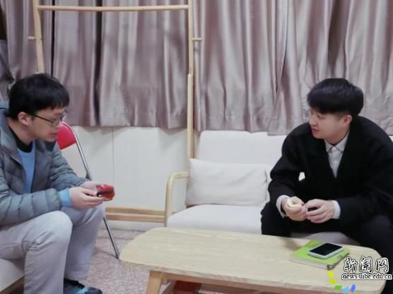 image13.jpeg 担任“简压”辅导员工作室成员