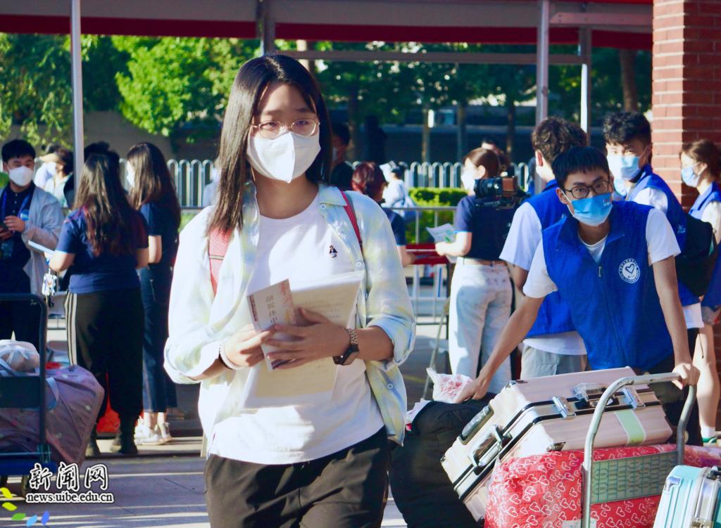 【图片】金秋送爽喜迎莘莘学子 丹桂飘