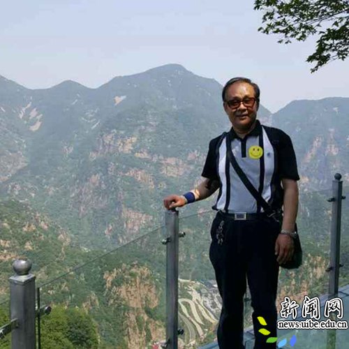 为读者值好每一次晚班