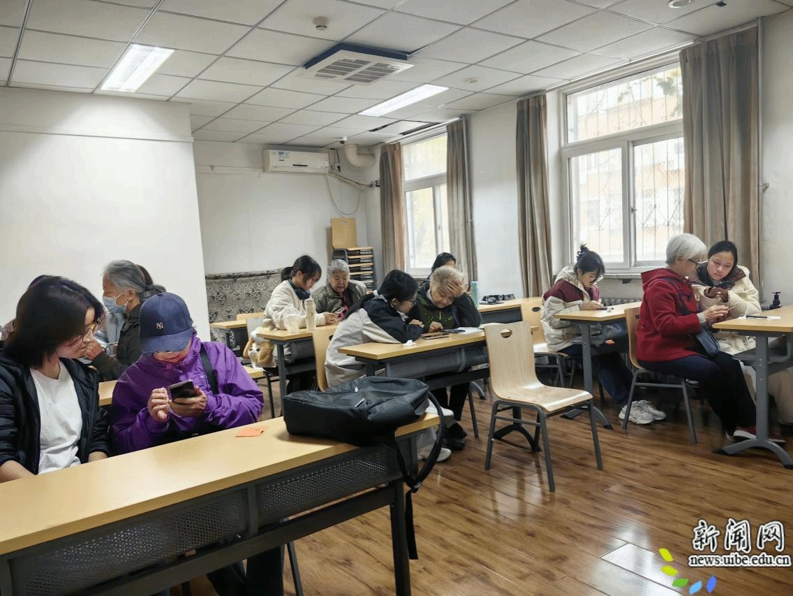 手机电脑2.png 记手机电脑“一对一”助老志愿活动