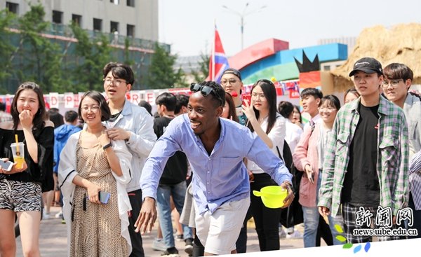 跨越时空的不同界限