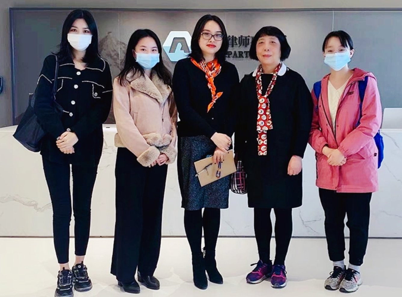 其中原因之一是这项业务需要律师具备良