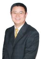 1984年至1989年本科就读于对外